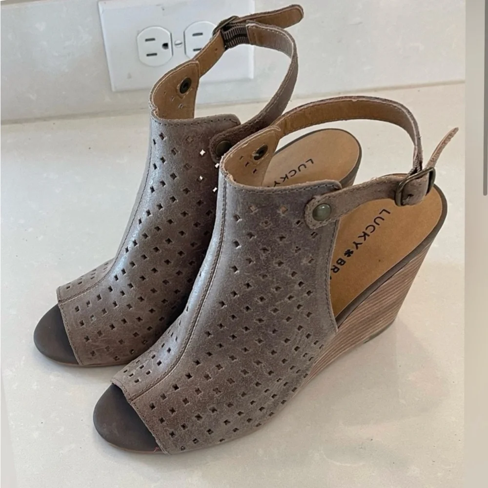 Boutique, Chic, Boho Women's Brown/Tan Wedge Sandals Size 9.